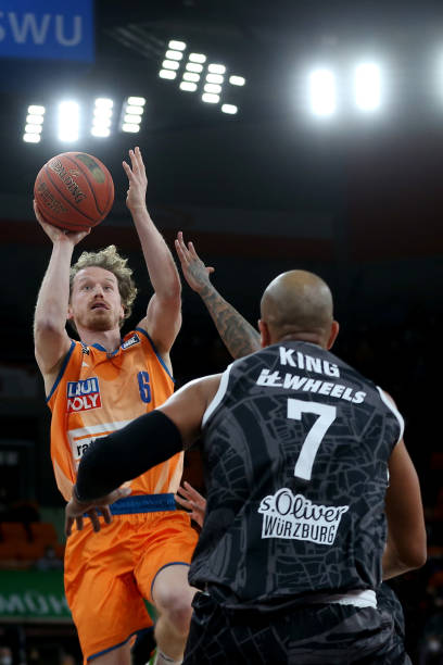 尤其是在主 尤其是在主